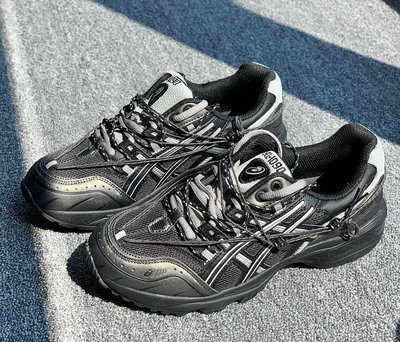 【實拍】ASICS 亞瑟士 GEL-1090 ANDERSSON BELL 黑銀 綁帶 復古 慢跑鞋 老爹鞋 男女鞋