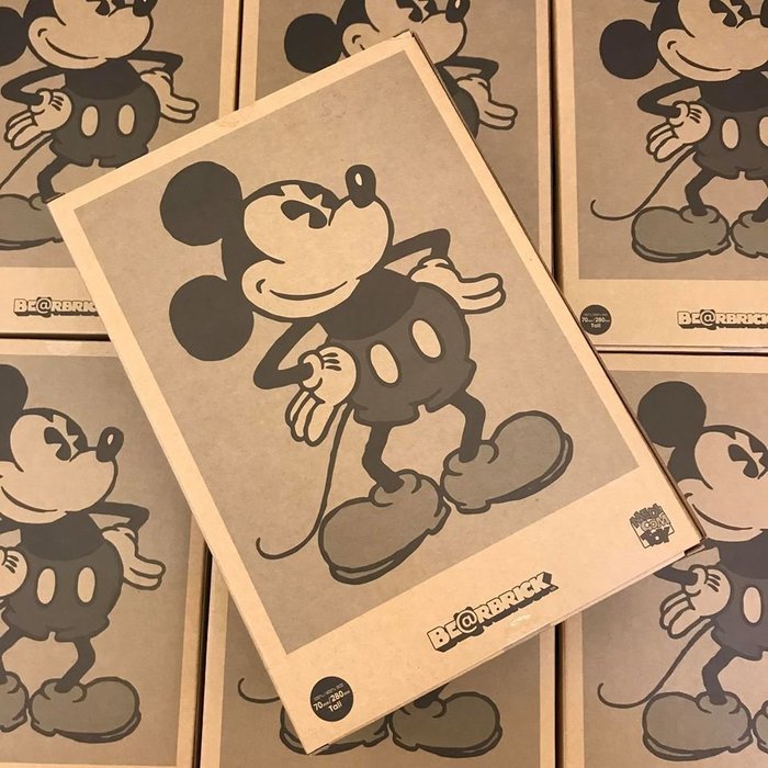 Beetle Be Rbrick X Disney Mickey Mouse 黑白米奇 絨布 米奇 400 100 Yahoo奇摩拍賣