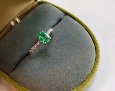 【沙弗萊戒指】天然沙弗萊戒指 閃耀綠色 完美的莎莎 貴重稀有寶石 綠寶石新寵