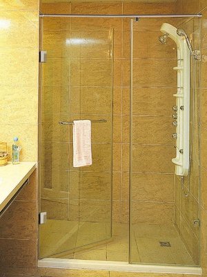 ╚楓閣精品衛浴╗ 一字型無邊框式淋浴拉門-懸吊式不鏽鋼管