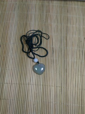 玉樓東 緬甸玉 項鍊 一心一意 翡翠掛件 (長2.2 公分 寬2.2公分 厚0.7公分) 可做耳環H49