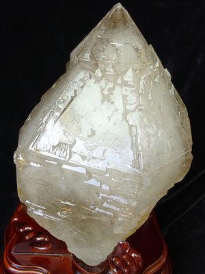 ~shalin-crystal~巴西鱷魚骨幹水晶~5.66公斤~完整度高~除穢聚氣~化煞聚財~值得珍藏!