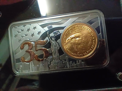 （已讓藏）美國鷹揚35週年紀念金幣含黃金1/10盎司及銀條1盎司自由女神金幣美國鷹揚套幣全球限量350套