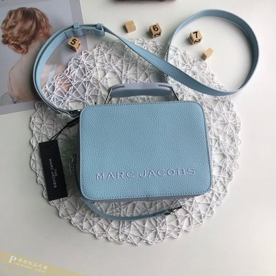 雅格時尚精品代購 Marc Jacobs MJ 新款BOX BAG (天藍)復古餐盒包 斜背包  美國代購