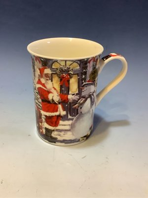 聖誕老公公與雪人陶瓷馬克杯：聖誕節 老公公 雪人 馬克杯 杯子 陶瓷 居家 家飾 設計 餐具 雜貨