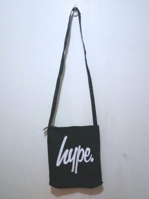 Hype × Busch聯名贈品斜背包