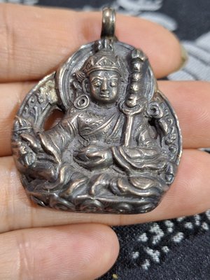 金欣古玩，純銀925銀：手工雕刻件：西藏件老件密宗銀器佛像墬子拍賣／01792