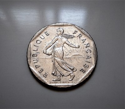 美品 1979 年 法國 女戰士 橄欖 橡木 樹枝 2 Francs 古 鋸齒 錢幣