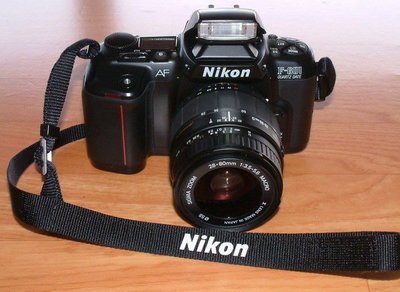 【五輪塔】佛教文物拍賣『卍Nikon  F601QD 單眼相機乙套(底片機)卍』欲購者把握機會。