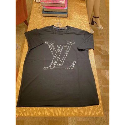 お盆セール！！Louis Vuitton NBAコラボワッペンTシャツ