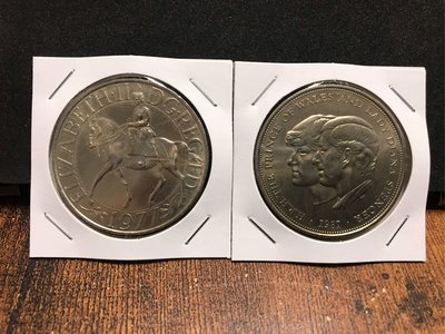 英國🇬🇧錢幣-1977年「伊莉莎白二世登基25週年」紀念幣+1981年「查理王子·黛安娜王妃婚禮」紀念幣（紙夾）