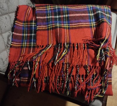 二手紅色 蘇格蘭紋 圍巾 披肩