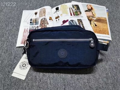 【熱賣精選】 Kipling K13363 深藍 猴子包 Agot 多夾層化妝包 手拿包 大容量 盥洗包 旅行出遊推