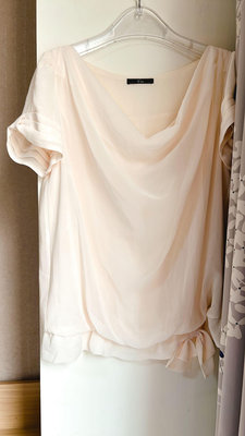 日本專櫃品牌U’re杏色羅馬領造型袖雪紡短袖上衣