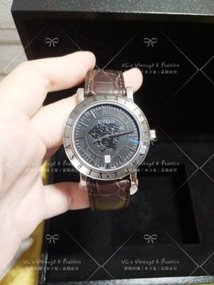 「二手奢品」VERSACE 凡賽斯｜9成新 非凡典藏腕錶 不鏽鋼錶殼 天然鱷魚皮錶帶 SWISS 瑞士ETA 石英錶