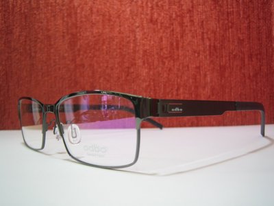 吉新益眼鏡公司 odbo專利整支框無螺絲一體延展鈦眼鏡*彈性鈦完全無負擔 1718  亮灰