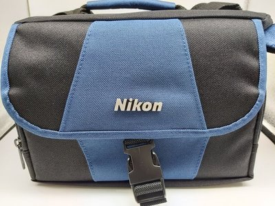 Nikon 原廠相機包 側背包 黑藍色  一機二鏡 原廠包 【內尺吋 : 長,寬,高 25 x 13 x 12cm 】