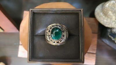 美國k~ 1989s 綠寶石10k紀念戒指~無底價~