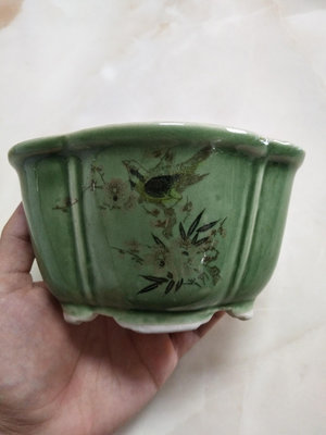早期海棠型綠釉蘭花盆