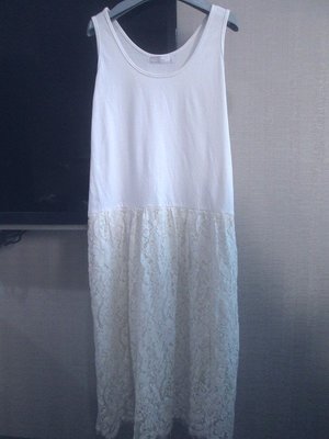 韓國白色拼接休閒渡假風PS COMPANY GOZO OZOC款棉質蕾絲中長洋裝