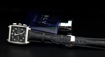黑色22mm可替代浪琴seiko mido tissot ....原廠錶帶壓鱷魚皮紋錶帶,方便雙按式不鏽鋼蝴蝶彈扣