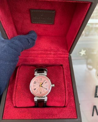 名品商行 2手名牌 LV 經典 女錶 石英粉色鑽石 皮革 Q121E型號 狀況95新 （買來沒使用）参考圖片  附盒子  附本店購買證明錶徑2.5