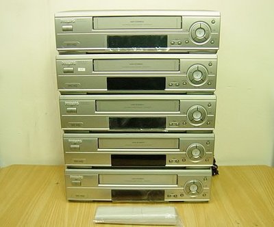 @【小劉二手家電】內部八成新的 PHILIPS 6磁頭立體聲 VHS錄放影機,支援EP播放,VR602型,附代用遙控器