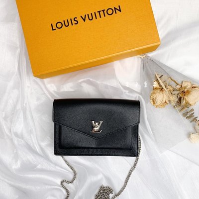 Shop Louis Vuitton LOCKME Mylockme chain pochette (M80673, M63471