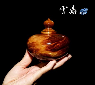 【雲鼎工坊】正台灣北部肖楠 頂級油格閃電瘤花樹瘤寶瓶擺件