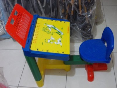 幼兒 塑膠 桌椅組