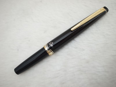 A701 百樂 日本製 elite 黑桿 三角尖 14k F尖 鋼筆(8成新)