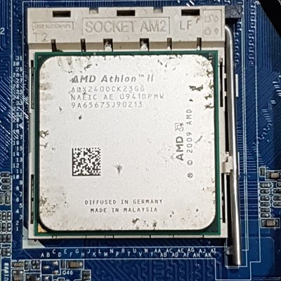 AMD Athlon II X2 240雙核心處理器+華擎N68-S主機板+DDR2 2GB記憶體、附原廠風扇與擋板