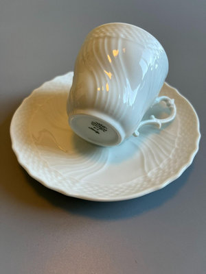 意大利第一名瓷理查德•基諾里摩卡咖啡杯白色帶浮雕全品相未