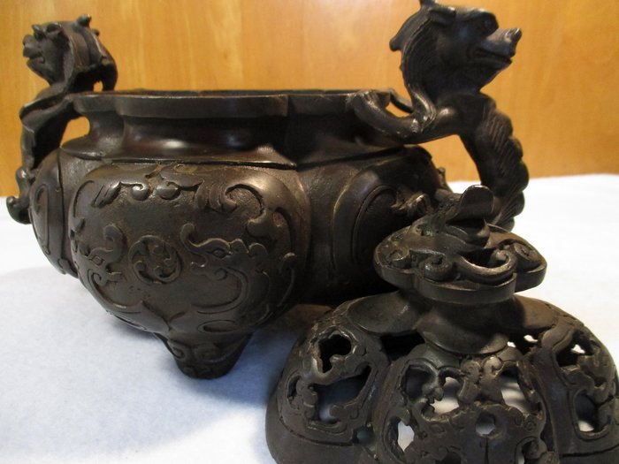 安心 保証 銅香爐 仏教美術 唐物 大明宣徳銅製款群龍図香炉 古玩彫刻
