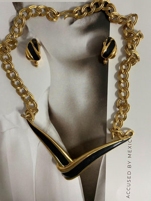 Monet 黑金琺瑯項鍊耳夾套裝，可單出。