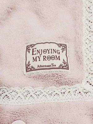 日本Afternoon Tea蕾絲繡邊粉紅絨毛毯 輕柔舒適 六成新 可當蓋被 舖毯 加厚保暖 不起毛球 有鈕釦可當披毯 135×65cm實品為主