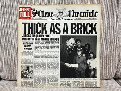 晨雨黑膠【西洋】美首版,Chrysalis,12頁報紙式摺頁,1972版, Jethro Tull – Thick As A Brick