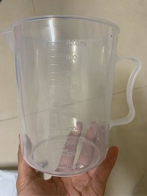￼全新塑膠大量杯，1000ml