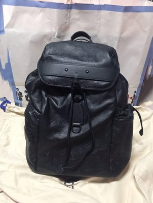 HANNA精品Louis Vuitton LV Discovery Backpack M43680 黑色 壓花皮革後背包
