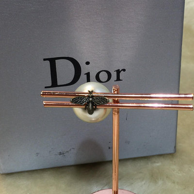 【哈極品】美品《Christian Dior 蜜蜂造型 大珍珠耳針/耳環/飾品-單耳》