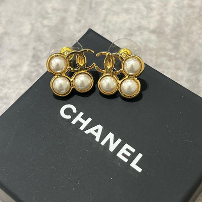 Chanel 耳環 珍珠方型小logo  《精品女王全新&amp;二手》