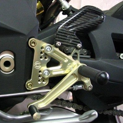 DNS部品 義大利 Discacciati MV Agusta F4/Brutale 腳踏組 可調式腳踏後移 包含後煞車系統 油杯