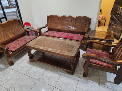 毅昌二手家具～很新的全實木板椅組(1+2+3+大小茶几)～中古家具 回收家具
