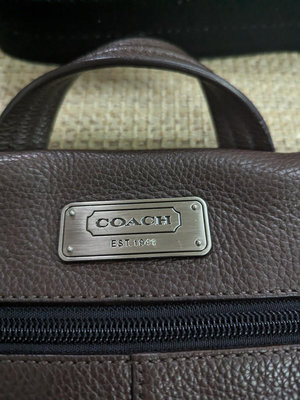 COACH 咖啡色荔枝紋真皮側背包 上班肩背包 斜背包
