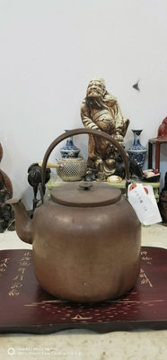 日本回流，拍賣會帶條老銅壺，包漿夠老，難得一件厚銅老銅壺。有