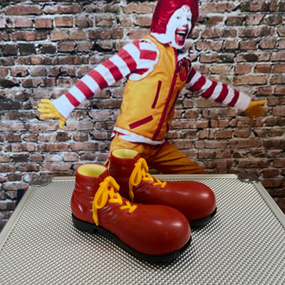 麥當勞收藏 2012年海外版麥叔叔大紅鞋  模型擺件