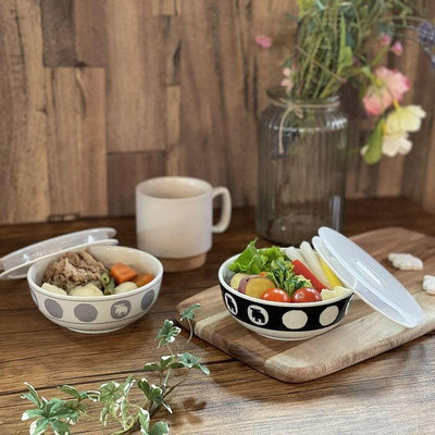 「家電王」 日本製 北歐 Moz 麋鹿系列 黑白色對碗組｜附蓋 美濃燒 陶瓷 可堆疊 日本餐具 簡約餐具 白色餐具