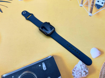 Apple Watch se2 44mm GPS 黑色