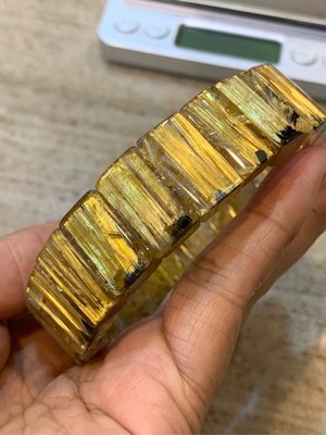 清料黃金24K近滿版鈦晶大手排。80.1寬約18mm.