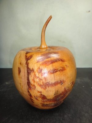 【競標網】高檔珍貴天然印尼琥珀檀香血龍木蘋果造型460克(天天處理價起標、價高得標、限量一件、標到賺到)